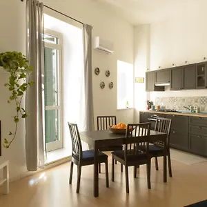 https://la-casa-del-mercado.sicilyhotelsitaly.net